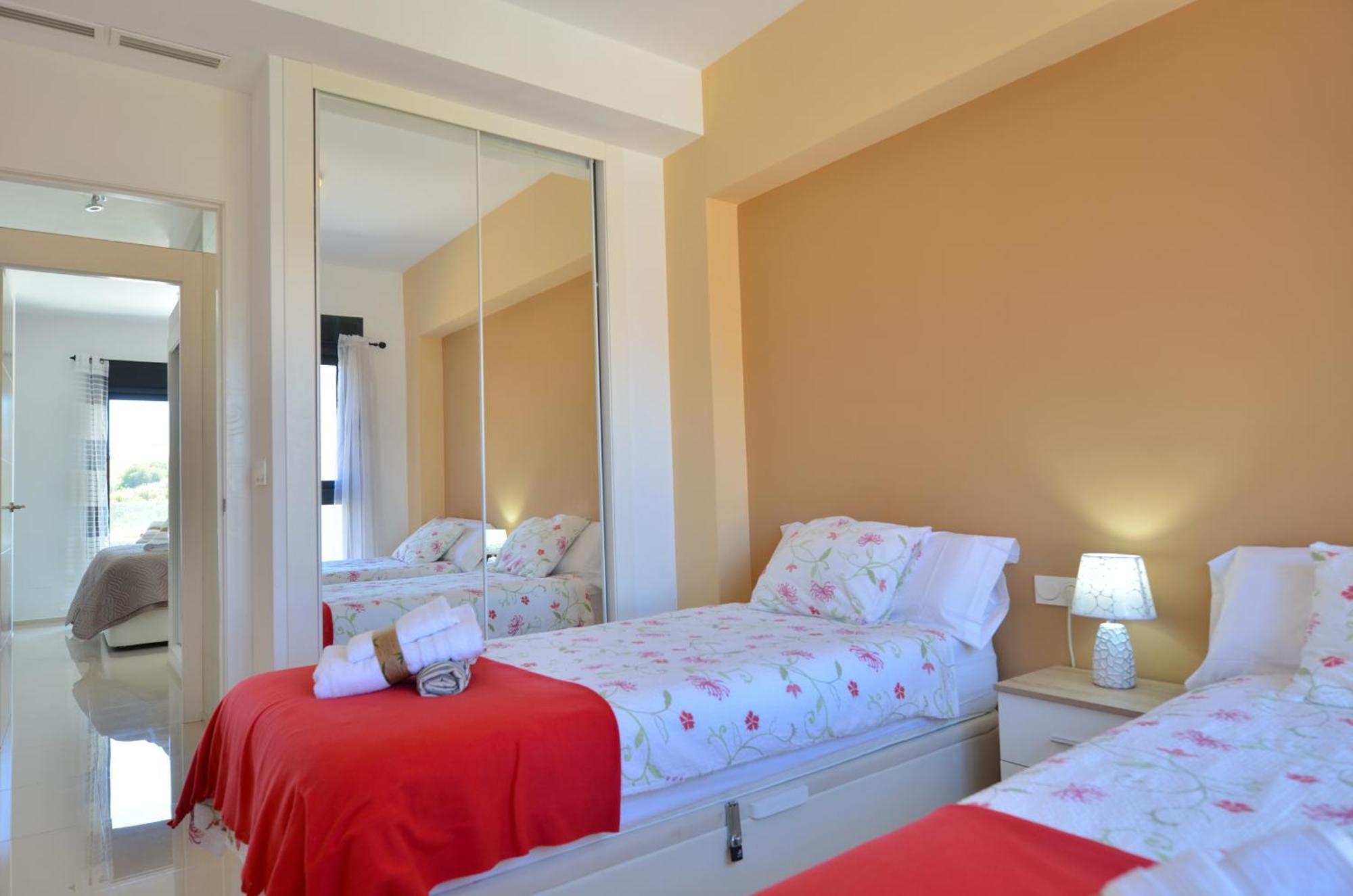 Beachfront Luxury Apartments By Nras Arenales del Sol Camera foto